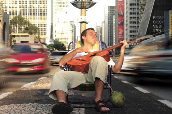 SOLO - O multi-instrumentalista Alexandre Grooves apresenta seu repertório próprio em show nesta sexta-feira no Sesi de Franca